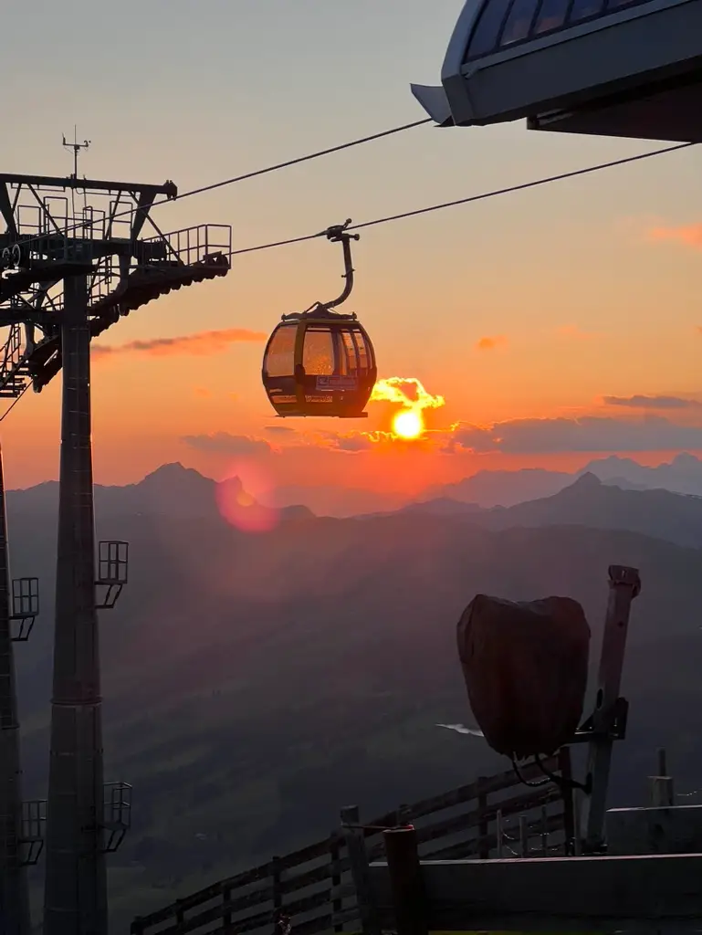 Wir sind mitten in der alpinen Bergwelt & Natur (1/4)