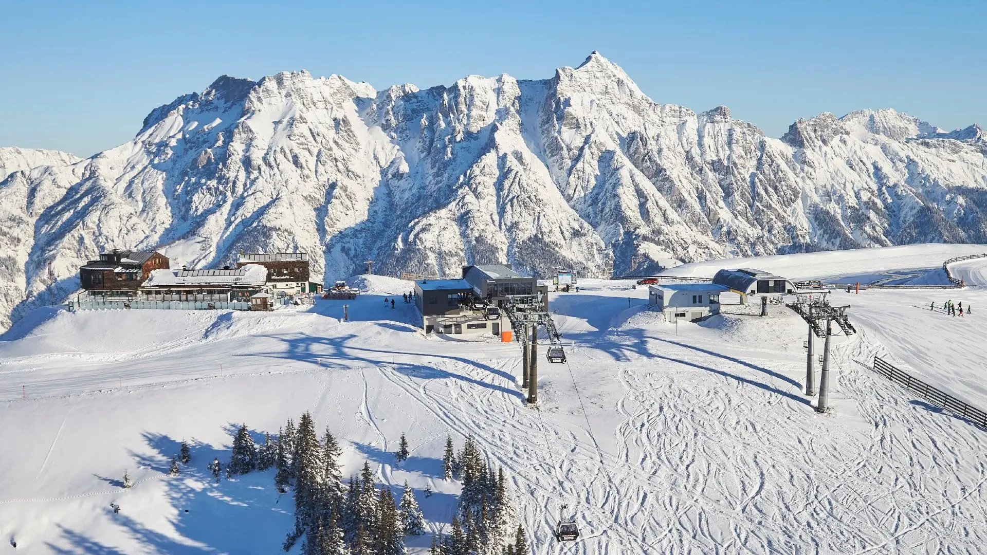 Wir sind mitten in der alpinen Bergwelt & Natur (3/4)